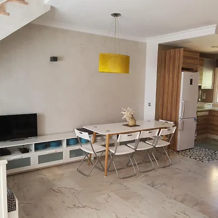 Penthouse Lumineux Avec Piscine * Torremolinos