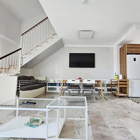 Penthouse Lumineux Avec Piscine * Torremolinos