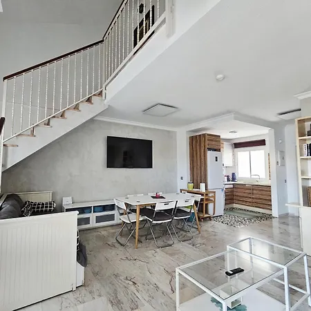 Penthouse Lumineux Avec Piscine * Torremolinos