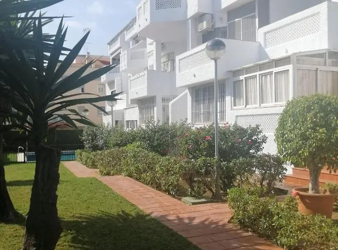 Penthouse Lumineux Avec Piscine Appartamento