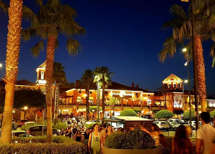 Penthouse Lumineux Avec Piscine *