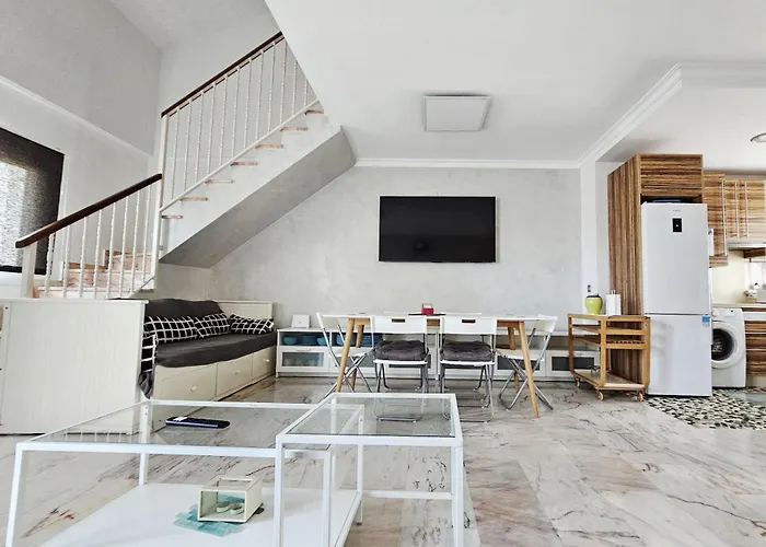 Penthouse Lumineux Avec Piscine * Torremolinos