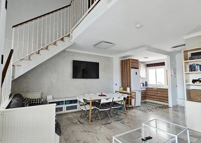 Penthouse Lumineux Avec Piscine * Torremolinos